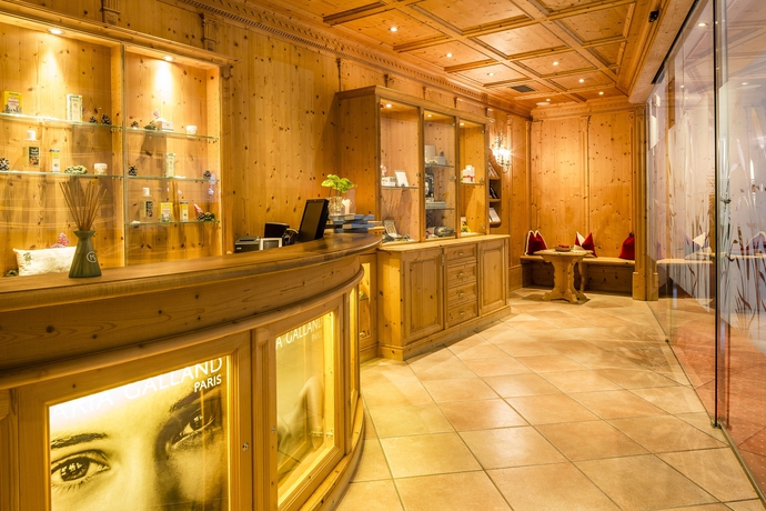 Imagen de los interiores del Hotel Alpenroyal Grand. Foto 11