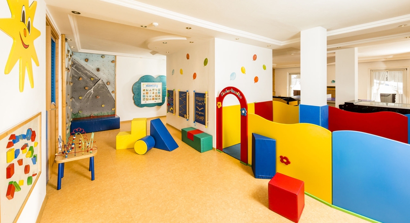 Imagen de los interiores del Hotel Alpenroyal Grand. Foto 13