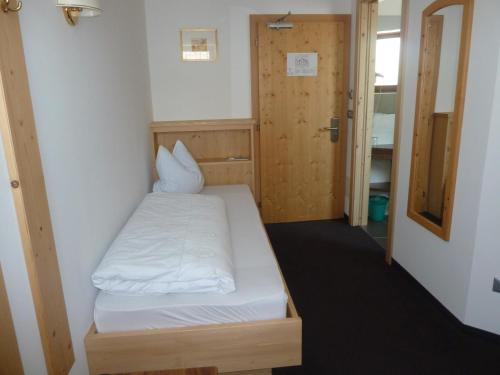 Imagen de la habitación del Hotel Alpenroyal, Kastelruth - Ciastel - Castelrotto. Foto 9