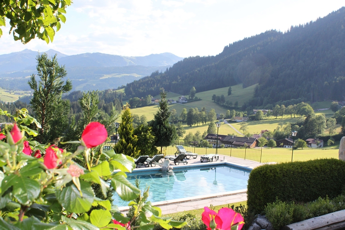 Imagen de la piscina del Hotel Alpenschl&ouml;ssl. Foto 16