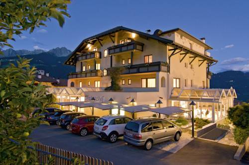 Imagen de la habitación del Hotel Alpentirolis. Foto 9