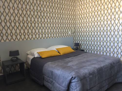 Imagen de la habitación del Hotel Alpes Cevennes. Foto 2