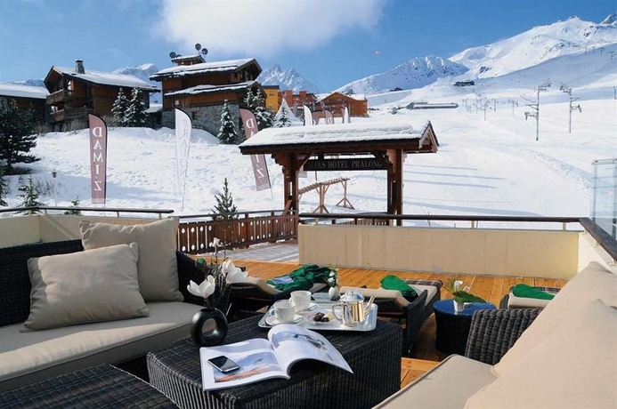 Imagen de los exteriores del Hotel Alpes Pralong. Foto 6