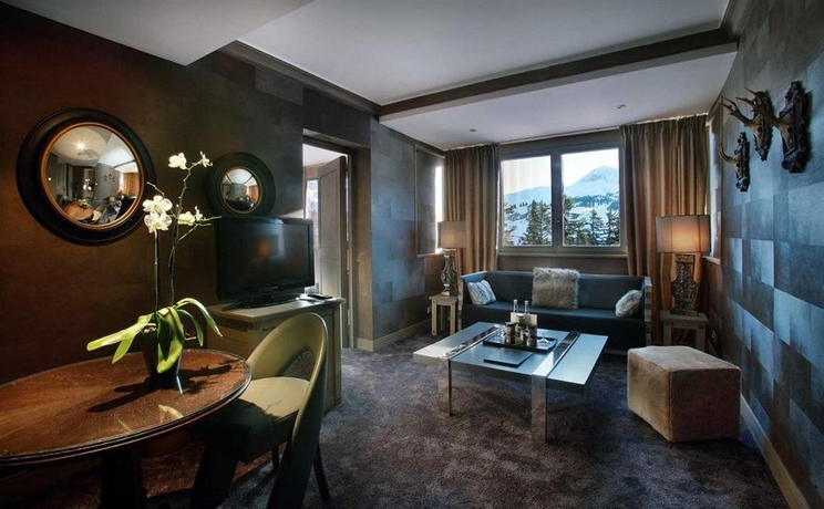 Imagen de los interiores del Hotel Alpes Pralong. Foto 7