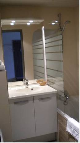 Imagen de la habitación del Hotel Alpha, Annecy. Foto 4