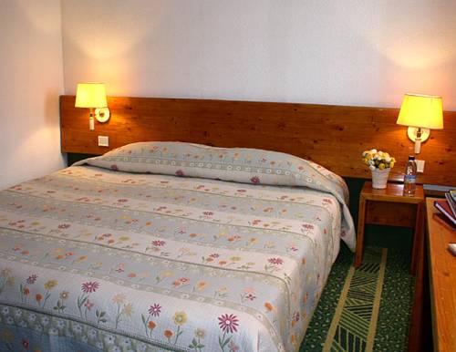 Imagen de la habitación del Hotel Alpha, Annecy. Foto 10