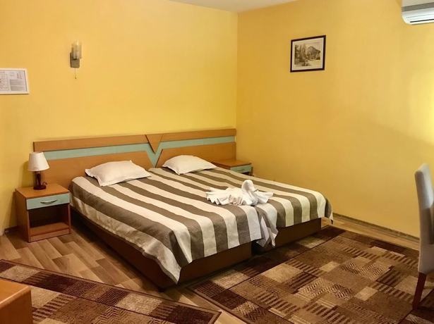 Imagen de la habitación del Hotel Alpha, Blagoevgrad. Foto 13