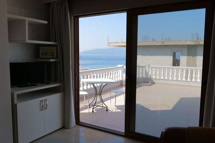 Imagen de la habitación del Hotel Alpha, Gjasht&euml;. Foto 2