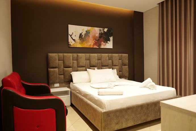 Imagen de la habitación del Hotel Alpha, Gjasht&euml;. Foto 3