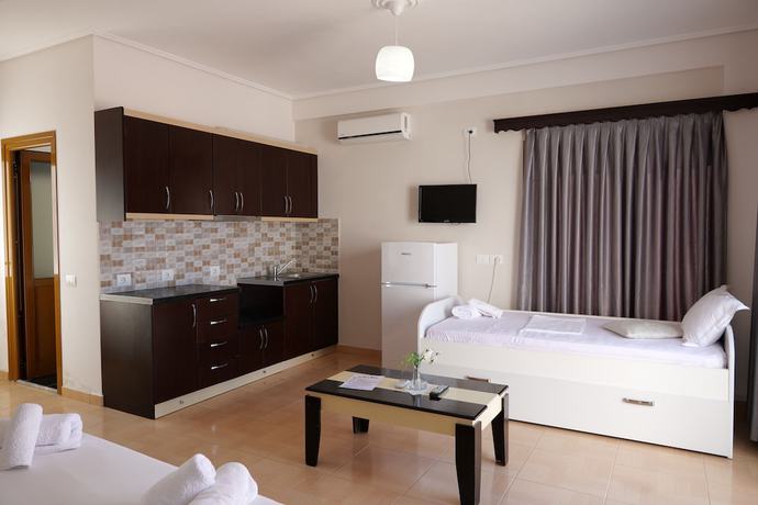 Imagen de la habitación del Hotel Alpha, Gjasht&euml;. Foto 17
