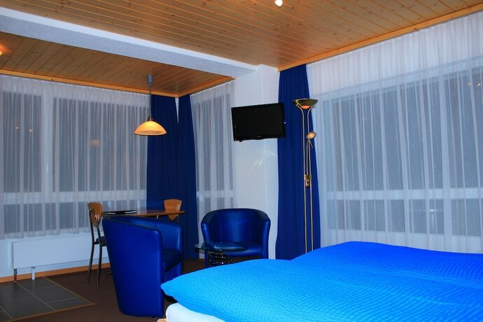 Imagen de la habitación del Hotel Alpha, Gr&auml;chen. Foto 16