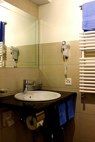 Imagen general del Hotel Alpha, Gr&auml;chen. Foto 5