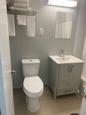 Imagen general del Hotel Alpha Inn. Foto 1