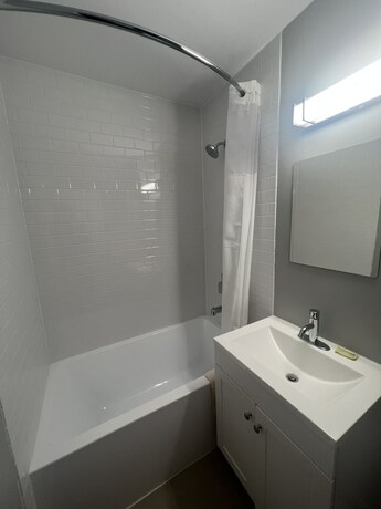 Imagen general del Hotel Alpha Inn. Foto 3