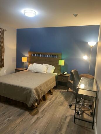 Imagen de la habitación del Hotel Alpha Inn. Foto 10