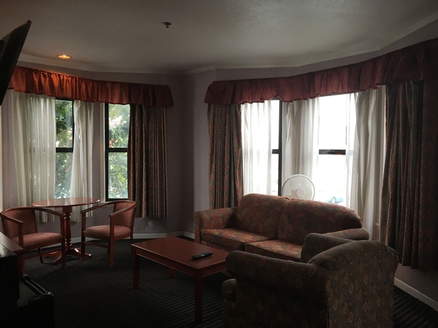 Imagen de la habitación del Hotel Alpha Inn and Suites. Foto 13