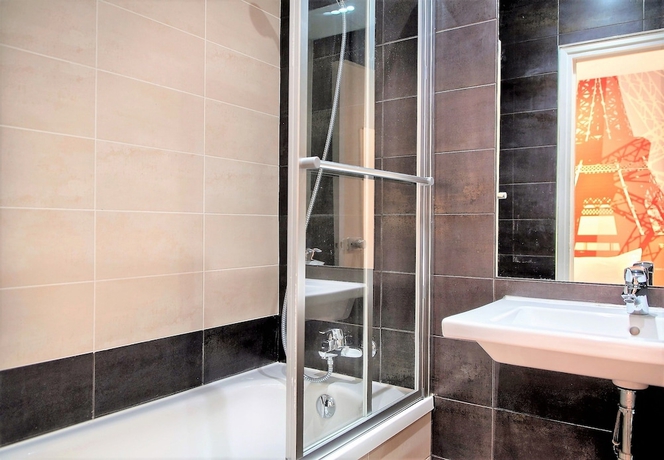 Imagen de la habitación del Hotel Alpha Paris Eiffel By Patrick Hayat. Foto 15