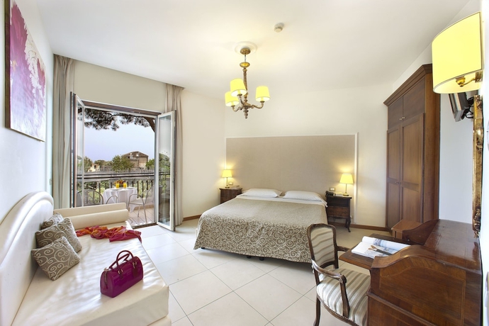 Imagen de la habitación del Hotel Alpha, Sant Agnello. Foto 5