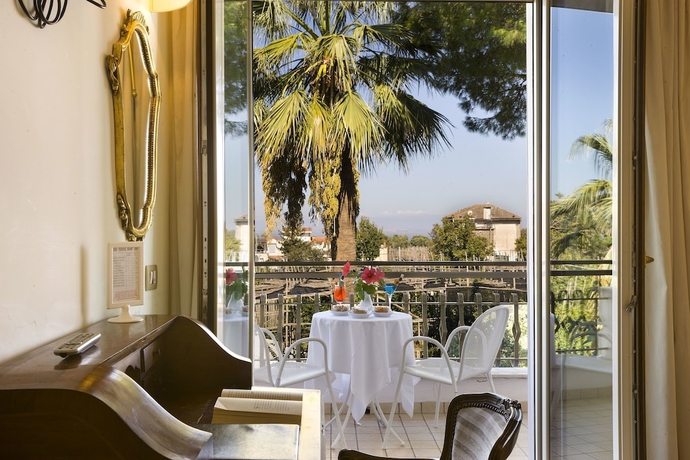 Imagen de la habitación del Hotel Alpha, Sant Agnello. Foto 7