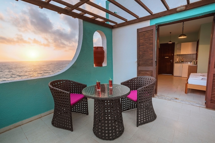 Imagen de la habitación del Hotel Alpha Studios. Foto 11