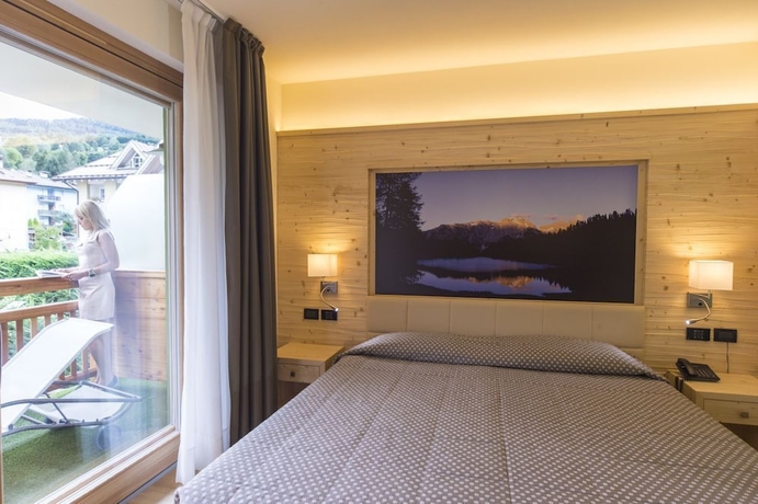 Imagen de la habitación del Hotel Alpholiday Dolomiti Wellness. Foto 16