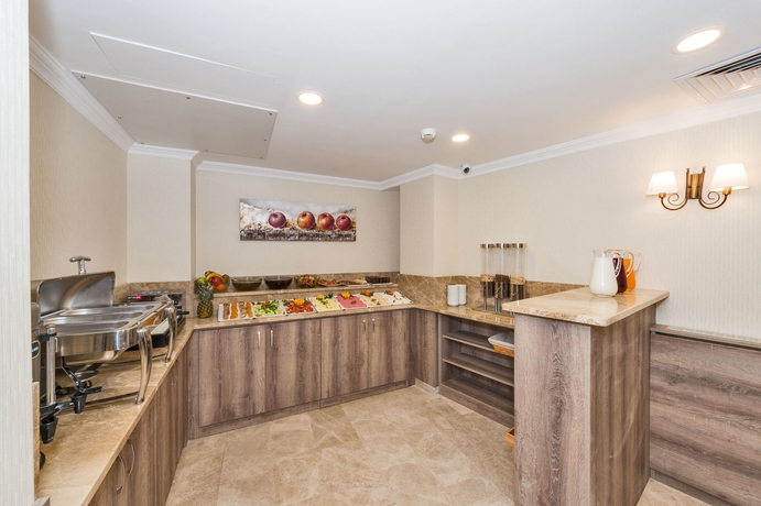 Imagen del bar/restaurante del Hotel Alphonse. Foto 2