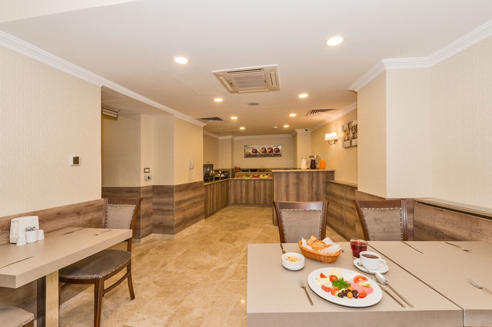 Imagen del bar/restaurante del Hotel Alphonse. Foto 3