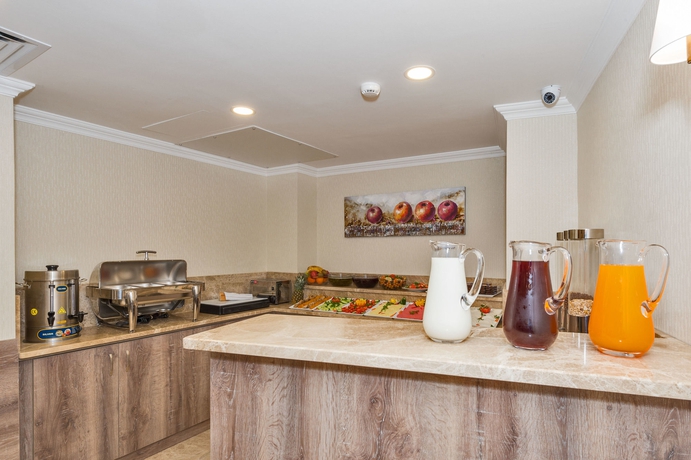 Imagen del bar/restaurante del Hotel Alphonse. Foto 6