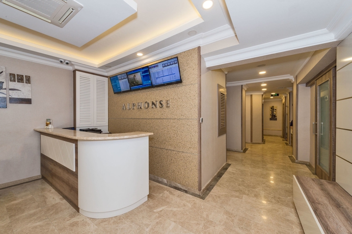 Imagen de los interiores del Hotel Alphonse. Foto 15