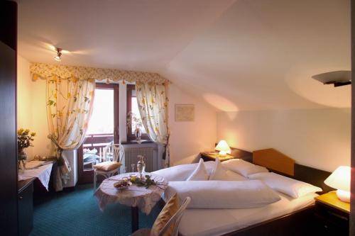 Imagen de la habitación del Hotel Alphotel Stocker. Foto 13