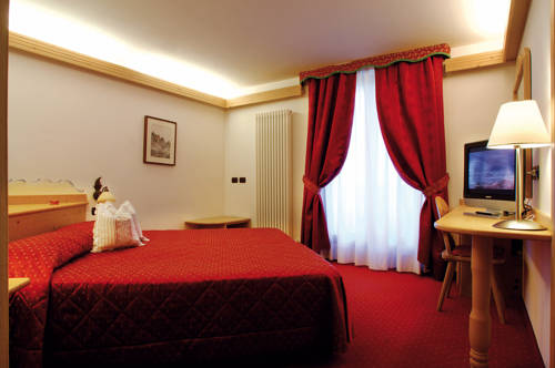 Imagen de la habitación del Hotel Alphotel Taller. Foto 10