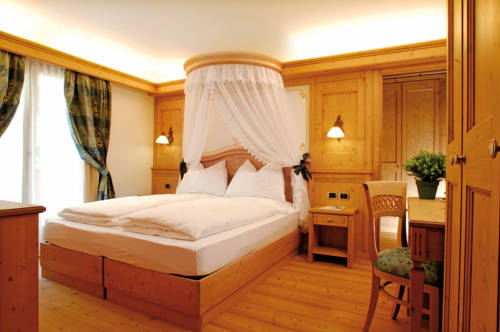 Imagen de la habitación del Hotel Alphotel Taller. Foto 13