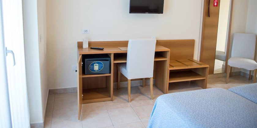 Imagen de la habitación del Hotel Alpi, Baveno. Foto 13
