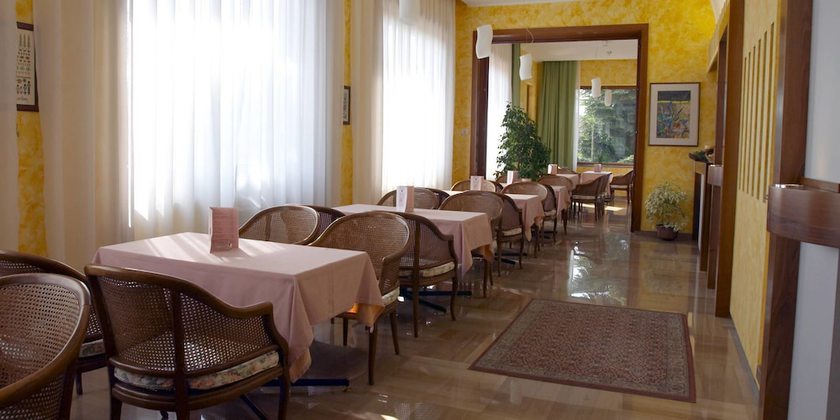 Imagen del bar/restaurante del Hotel Alpi, Baveno. Foto 3