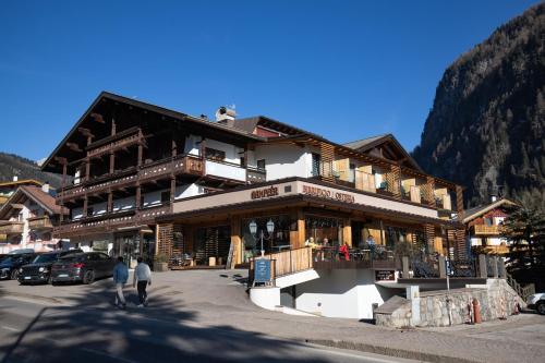 Imagen general del Hotel Alpi, Campitello di Fassa. Foto 1
