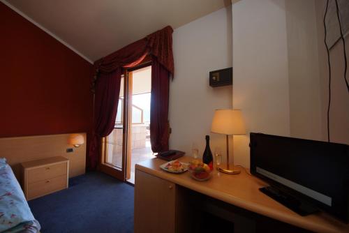 Imagen de la habitación del Hotel Alpi, Malcesine. Foto 6