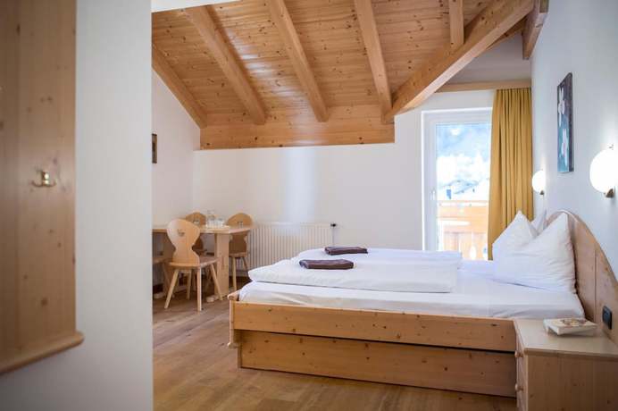 Imagen de la habitación del Hotel Alpin. Foto 7
