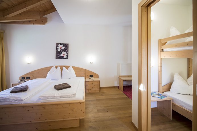 Imagen de la habitación del Hotel Alpin. Foto 9