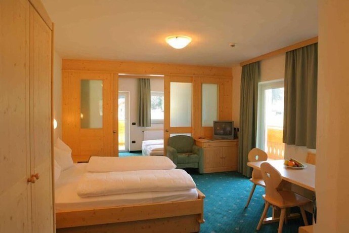 Imagen de la habitación del Hotel Alpin. Foto 17