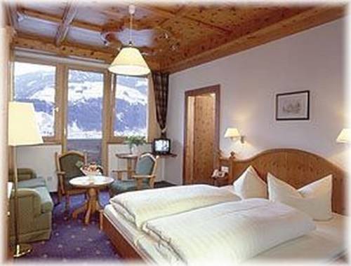 Imagen de la habitación del Hotel Alpin Family Resort Seetal. Foto 7
