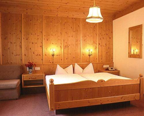 Imagen de la habitación del Hotel Alpin Family Resort Seetal. Foto 11