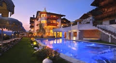 Imagen de la piscina del Hotel Alpin Garden Wellness Resort. Foto 4