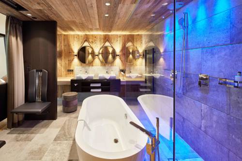 Imagen de la habitación del Hotel Alpin Life Resort Lürzerhof. Foto 9