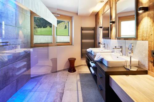 Imagen de la habitación del Hotel Alpin Life Resort Lürzerhof. Foto 13