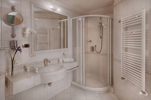 Imagen de la habitación del Hotel Alpin Royal Wellness Refugium and Resort. Foto 8