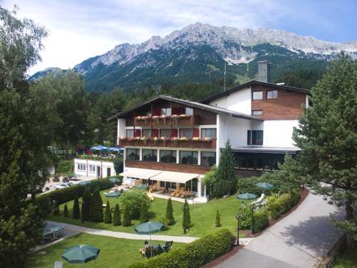 Imagen de los exteriores del Hotel Alpin Scheffau. Foto 4
