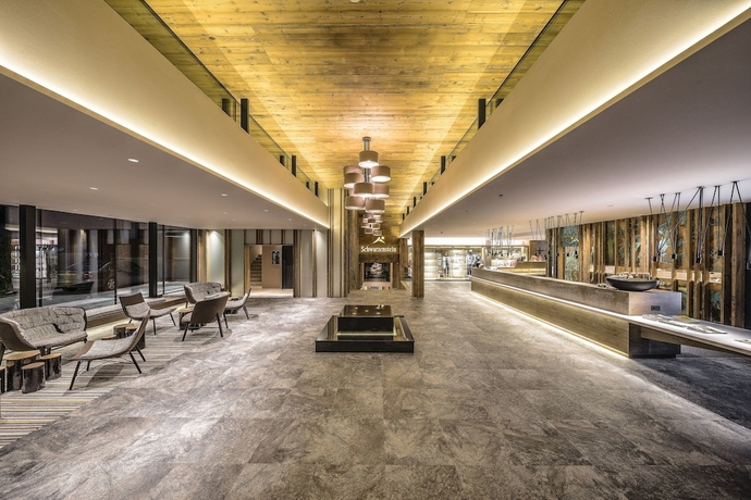 Imagen de los interiores del Hotel Alpin and Spa Resort Schwarzenstein. Foto 10