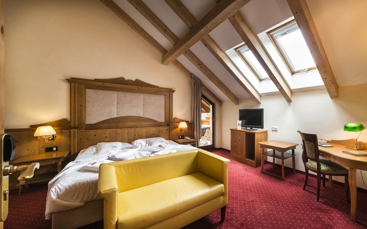 Imagen de la habitación del Hotel Alpin and Vital La Perla. Foto 8