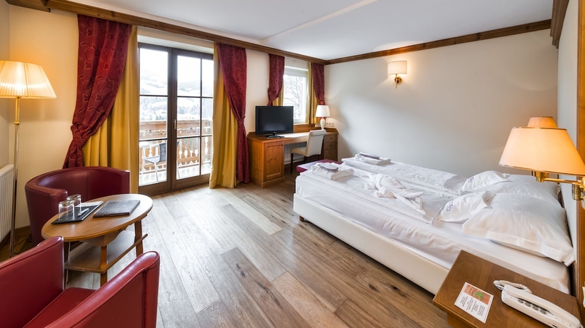 Imagen de la habitación del Hotel Alpin and Vital La Perla. Foto 13