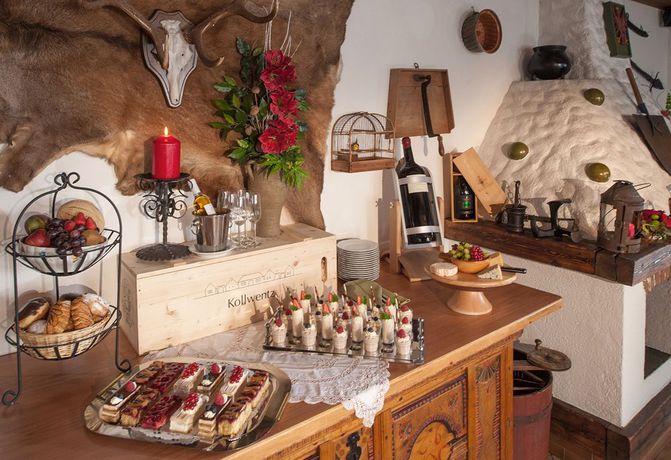 Imagen de la piscina del Hotel Alpina Arlberg. Foto 16